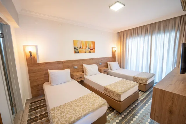 غرفة بثلاثة أسرّة، MODA BEACH HOTEL 3/6