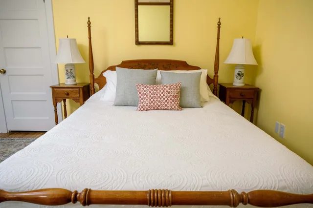 Mansion, Queen Bed، Hartness House Inn 2/9