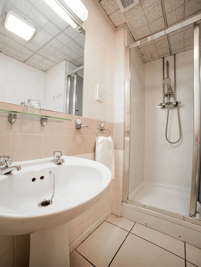 غرفة قياسية مفردة، Cardiff Sandringham Hotel 6/7