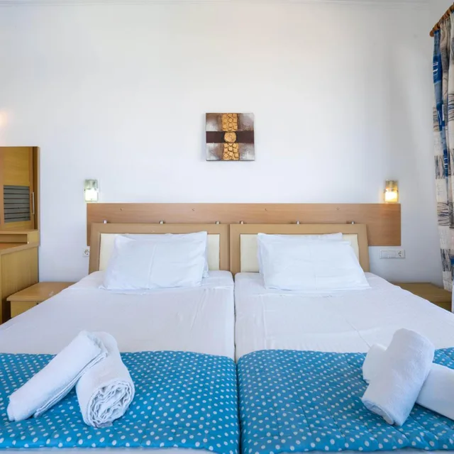 Room, Double or Twin Bed, Lateral Side Sea View، Raffaello Beach 6/10