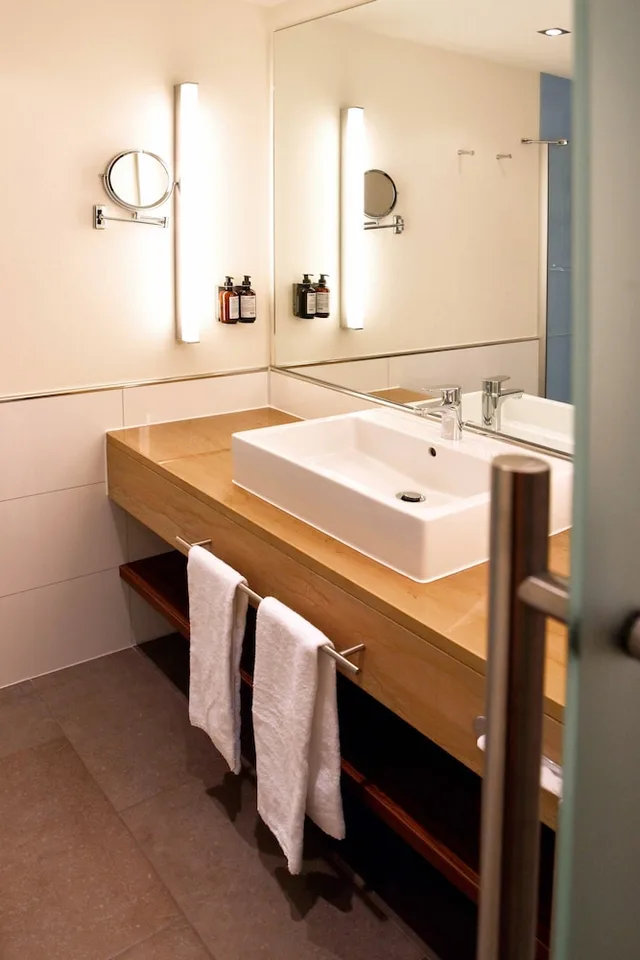 Double Bed, Large, Hotel Freigeist Northeim 3/3