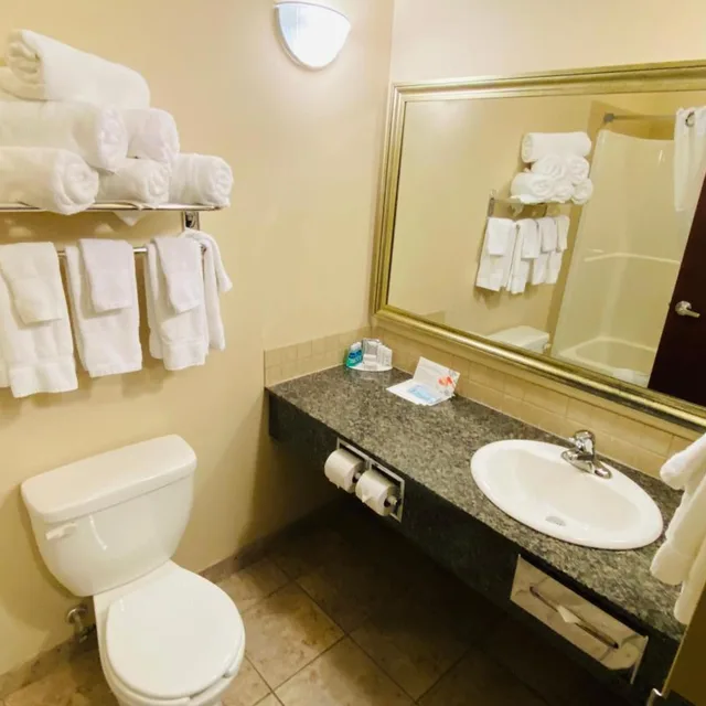 غرفة ديلوكس بسريرين كوين، Ramada Westlock 3/8