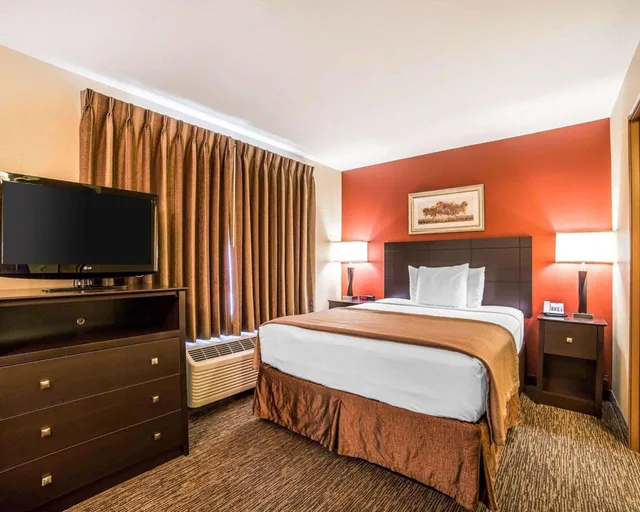 جناح بسرير كوين، Mainstay Suites Rapid City, SD 1/2