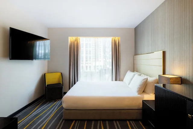 غرفة سوبيريور بسرير كينج، Leonardo Hotel London Aldgate - Formerly Hotel Saint 1/5