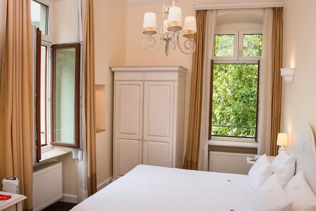Superior, Double Bed, Hotel Villa Marstall 3/8