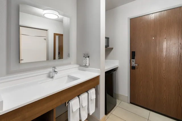Standard, Holiday Inn Express Glenwood Springs Aspen Area, an IHG Hotel 3/3