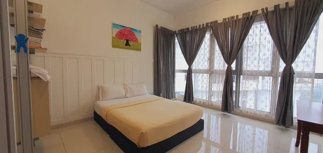 شقة بسرير كوين وسرير فردي بغرفة نوم واحدة مع أريكة، BEST KL CITY VIEW AT REGALIA RESIDENCE 1/7