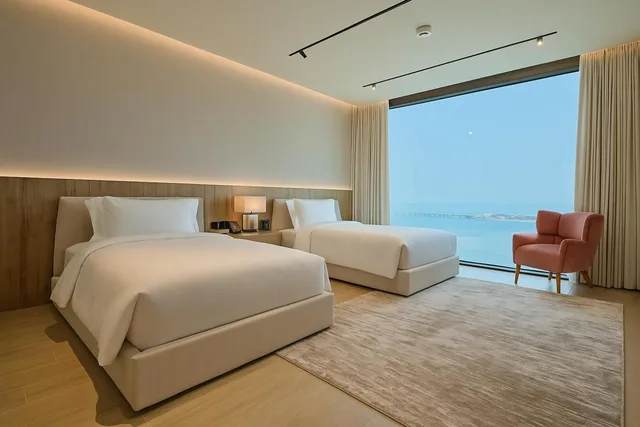2 Bedrooms, Suite, King Bed, Opal Sea View, High Floor، The OQ hotel waterfront 3/5