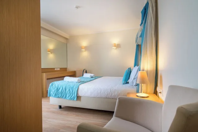 غرفة سوبيريور بسرير كوين بإطلالة على البحر، Galaxy Beach Resort BW Premier Collection 2/3