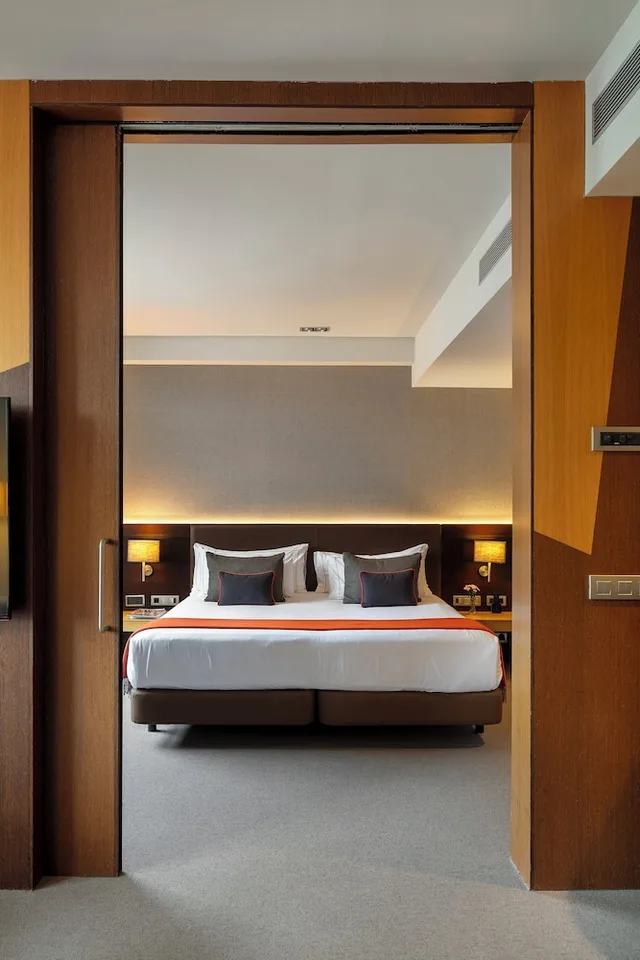 Deluxe, Suite, Queen Bed, Guggenheim View، The Artist Grand Hotel of Art 2/7