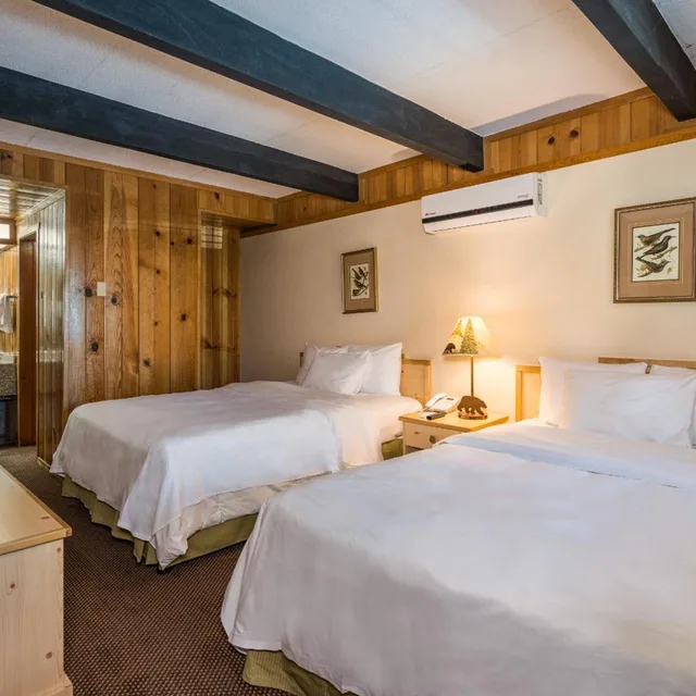 Deluxe, 2 Queen Beds, Sofa, The Pines Resort 1/1