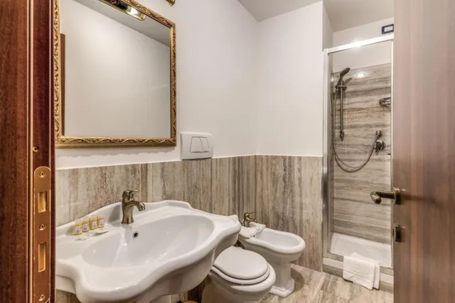 غرفة قياسية ثلاثية، RESIDENZA AVE ROMA 2/2