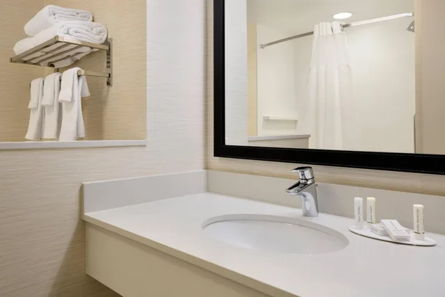 جناح بسرير كينج، Fairfield Inn And Suites By Marriott Lancaster East At the Outlets 2/3