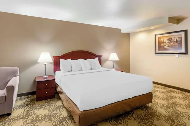 غرفة قياسية بسرير كينج مع أريكة لذوي الإعاقة، Best Western Elko Inn 2/4