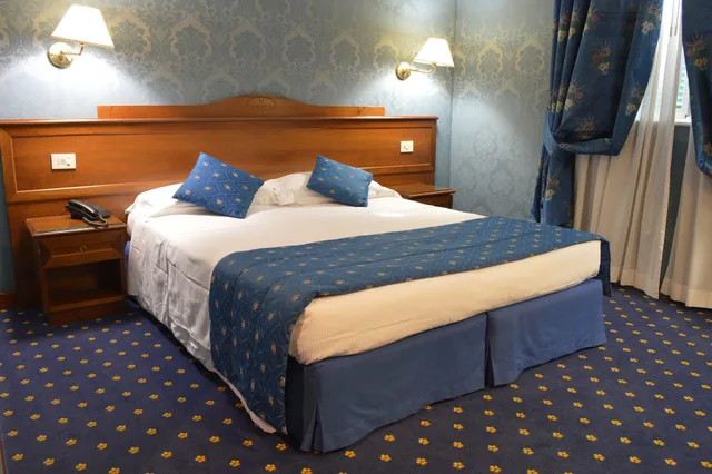 غرفة سوبيريور بسريرين منفصلين بجاكوزي، Hotel Montecarlo Roma 2/6