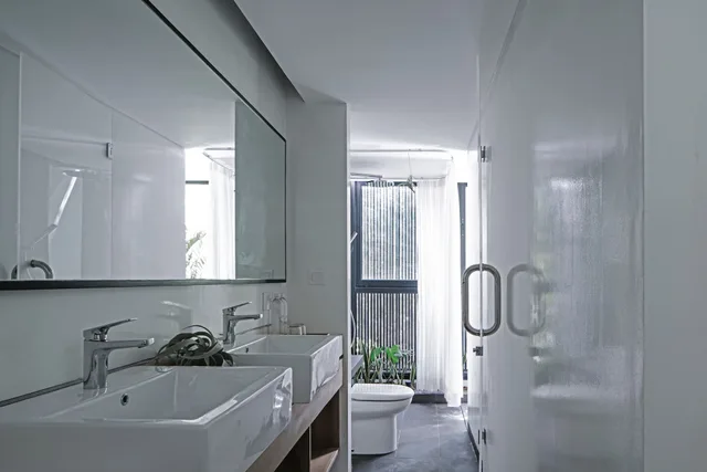Superior Room, 1 Queen Bed (The Sky Room)، Lloyd's Inn Bali 3/3