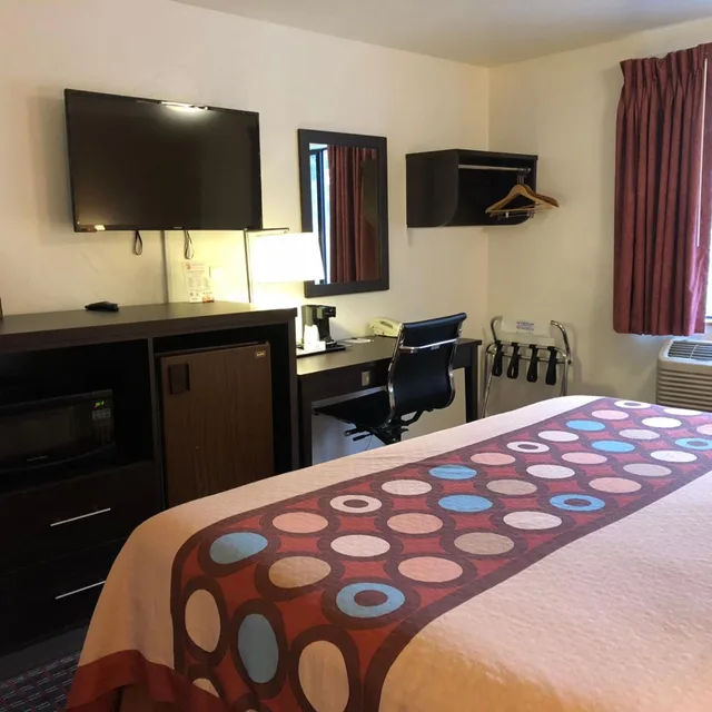 جناح بسرير كينج بغرفة نوم واحدة، Super 8 By Wyndham Lacey Olympia Area 3/4