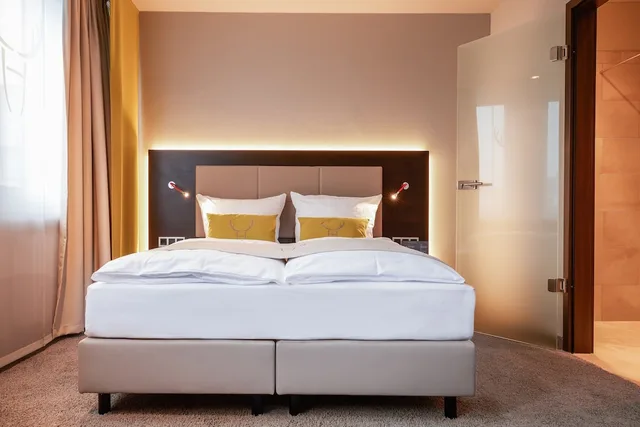 Deluxe, Double Bed, Hotel Platzhirsch 6/8