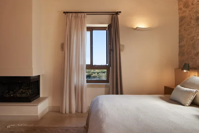 جناح جونيور بشرفة، Kapsaliana Village Hotel 1/2