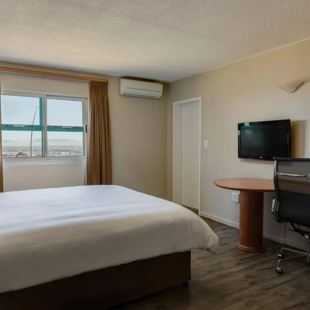 غرفة بسرير كينج، Protea Hotel by Marriott Cape Town Tyger Valley 6/20