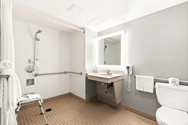غرفة بسريرين كوين، Best Western Yacht Harbor Hotel 4/4