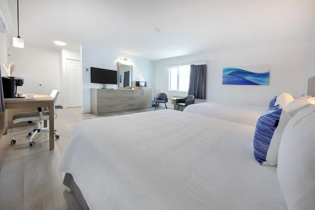 suite, 2 queen beds, bay view، Hotel Plante 4/7