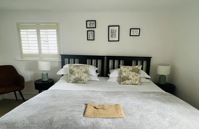 Forest, Twin Beds، Cottage Lodge Hotel 2/5