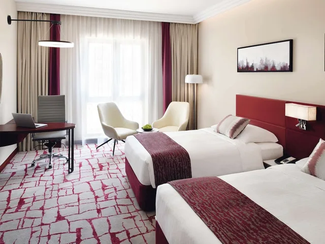 غرفة تنفيذية بسريرين منفصلين، Movenpick Bur Dubai 3/8