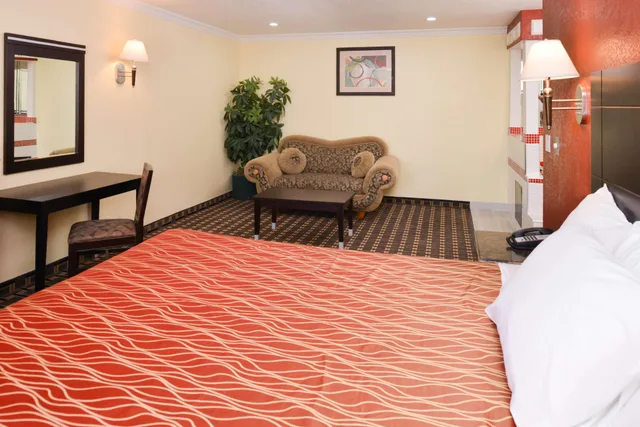 غرفة بسرير كينج، Americas Best Value Inn Rialto 4/6