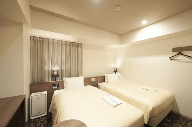 غرفة ديلوكس بسريرين منفصلين وسريرين منفصلين للمدخنين، SOTETSU FRESA INN GINZA-NANACHOME 1/2