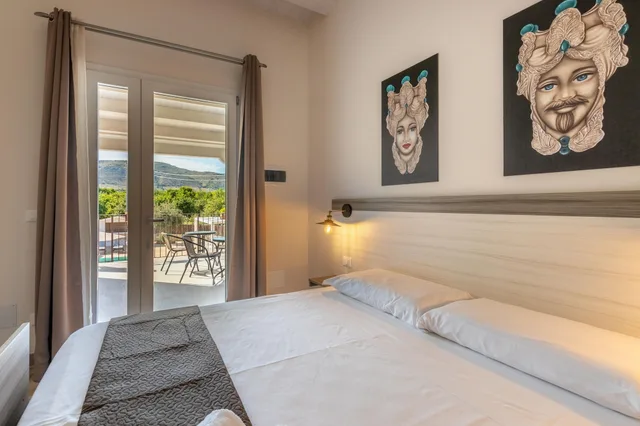 Comfort, 1 Double and 1 Single Bed, Tramonto Ibleo Resort 6/10
