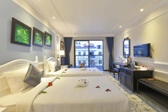 جناح عائلي بسريرين منفصلين وسرير كينج بغرفتي نوم بحوض استحمام، Hoi An Rosemary Boutique Hotel And Spa 5/10