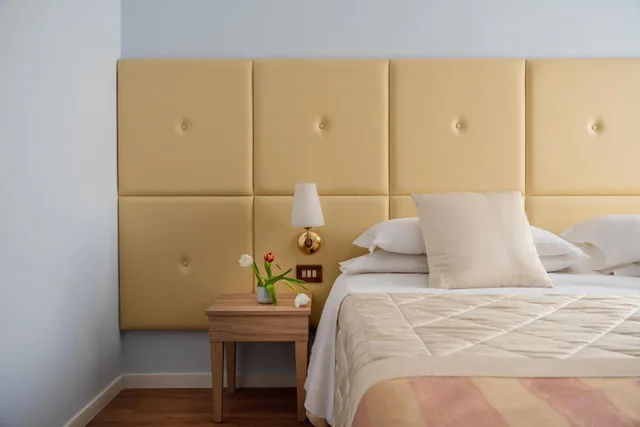 غرفة رباعية بسرير بطابقين وسرير كوين، Hotel Re Enzo 1/3