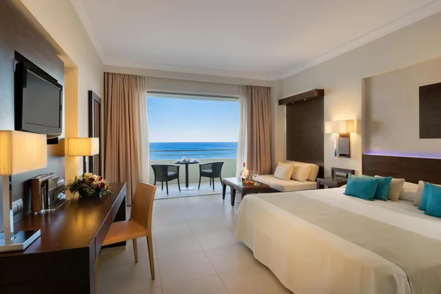 غرفة سوبيريور ثلاثية بإطلالة على البحر، Elysium Resort and Spa 2/6