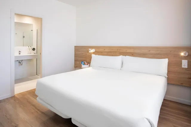 Superior, Double Bed, B&B HOTEL Ecija 6/9
