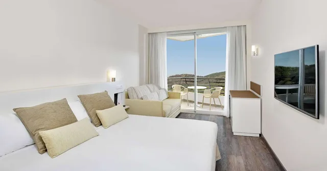 Sol, Twin Beds, Sofa، Sol Barbados 1/5