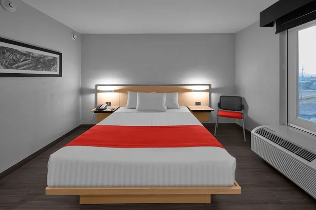 جناح بسرير كوين مع أريكة، City Express by Marriott Ciudad Juarez 1/3