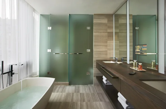 Deluxe, 2 Double Beds, Four Seasons Hotel Toronto 7/7