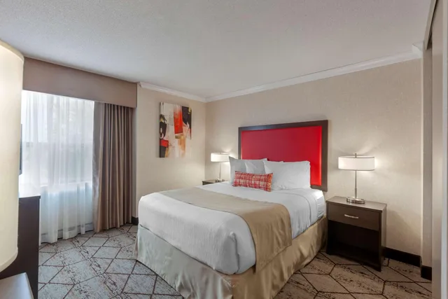 جناح بسرير كوين بمطبخ صغير، Best Western Plus Rose City Suites 5/9