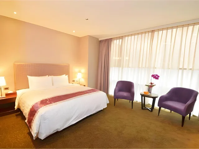 غرفة ديلوكس بسرير كينج وسريرين منفصلين، Hotel Formosa 1/2