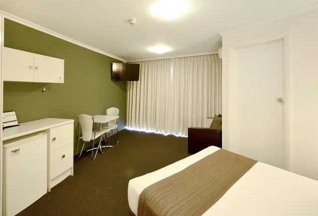 Tower، Atlantic Tower Motor Inn 3/4