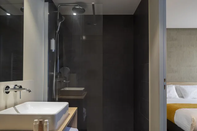 جناح بزنس بسرير كوين مع أريكة، 37 Lodge La Defense Courbevoie 3/3