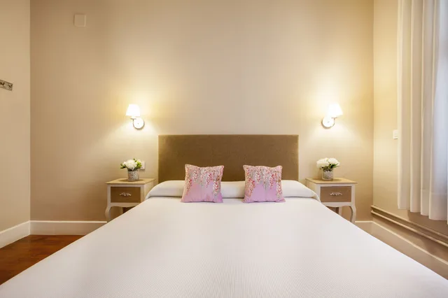 Basic, Double Bed, External Bathroom, B And B Hi Valencia Boutique 1/7