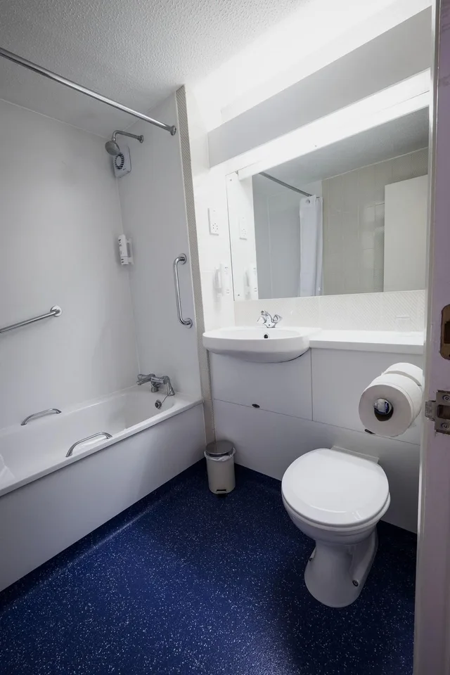 Family, Triple, Multiple Beds، Travelodge Dublin Airport North - Swords 2/3