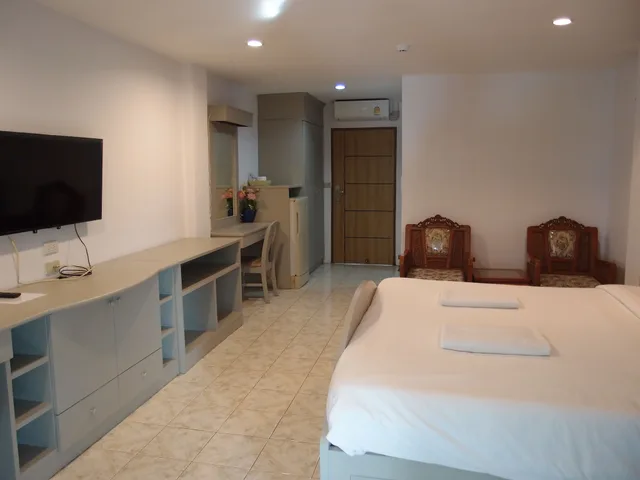 Family Suite, 1 Single and 2 Double Beds، Blue Garden Resort Pattaya 9/10