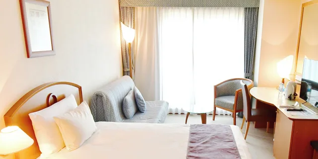 غرفة قياسية بسريرين منفصلين مع أريكة بحوض جاكوزي، Hotel Bellmare 2/2