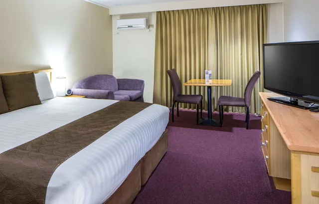 غرفة تنفيذية بسرير كينج، Hospitality Inn Geraldton SureStay Collection by Best Western 2/5