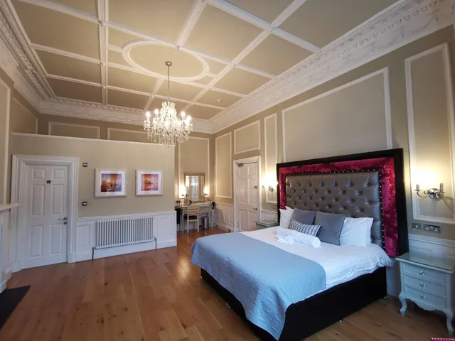 Family, 1 Double and 1 Single or 3 Single Beds، The Haymarket Hotel 1/1