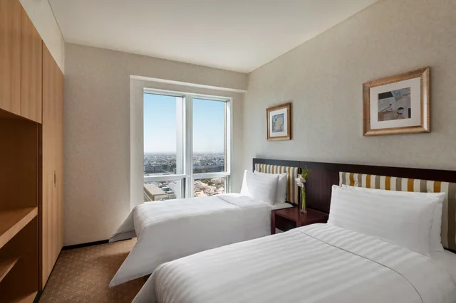 شقة بسرير كينج وسريرين منفصلين وسرير كوين بـ3 غرف نوم، Shangri-La Residences and Apartments 2/4