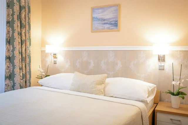 Room, Double Bed, Bajazzo 7/10